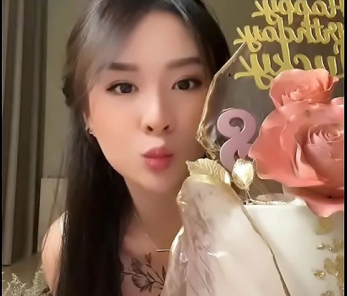 Nipslip Alert! 🚨 💦 Chinese Goddess Exposes Her Luscious Nipples on TikTok 💦🚨
