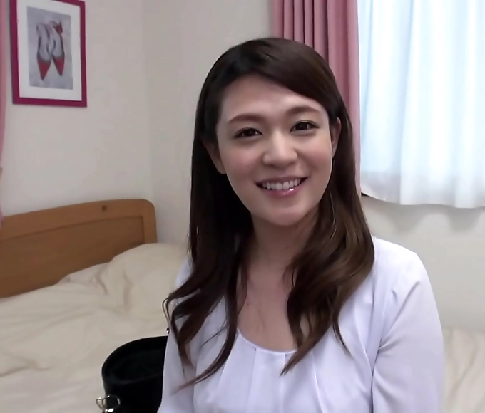 Japanese Bombshell MILF with Enchanting Bust Line to Awe Any Man!