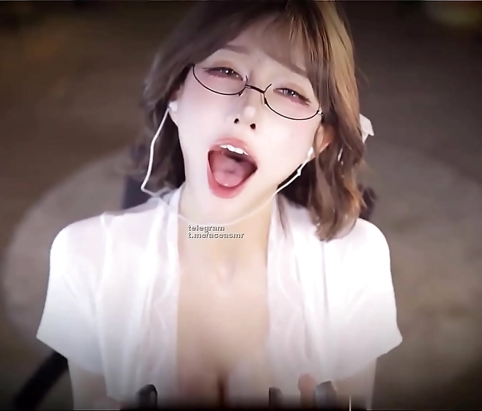 Welcome to Zhang Ailings Fan Festival: The Ultimate ASMR Experience for Your Ears and Soul